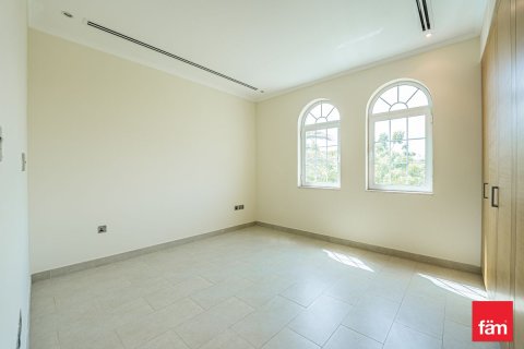 Villa de 4 dormitorios  No. 106377 8
