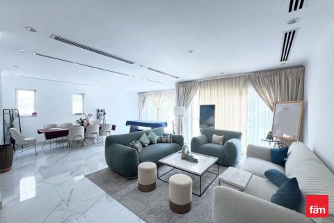 Villa de 4 dormitorios  No. 106377 2