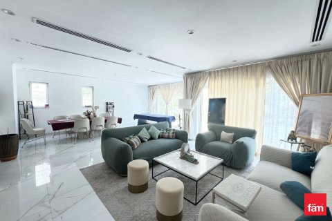 Villa de 4 dormitorios  No. 106377 9