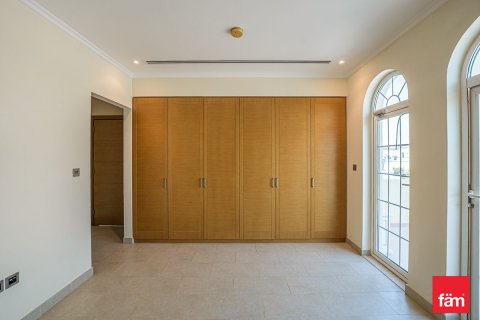 Villa de 4 dormitorios  No. 106377 5