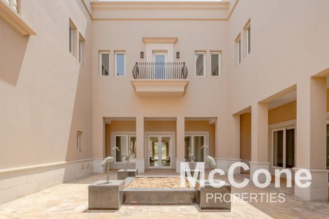 5 bedrooms Villa in Emirates Hills, UAE No. 74490 9
