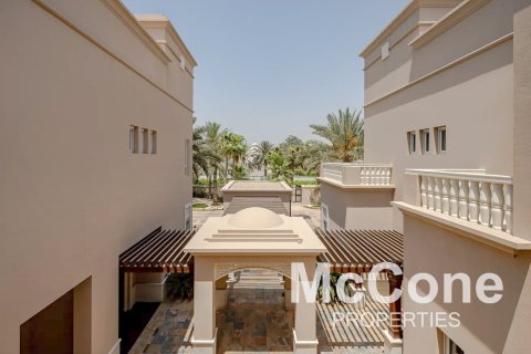 5 bedrooms Villa in Emirates Hills, UAE No. 74490 7