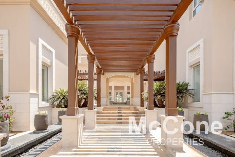 5 bedrooms Villa in Emirates Hills, UAE No. 74490 8