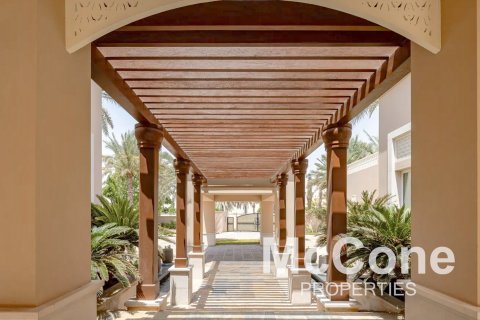 5 bedrooms Villa in Emirates Hills, UAE No. 74490 10
