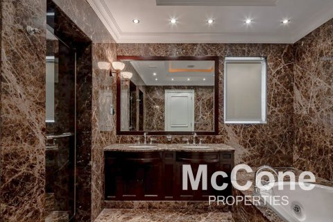 5 bedrooms Villa in Emirates Hills, UAE No. 74490 26