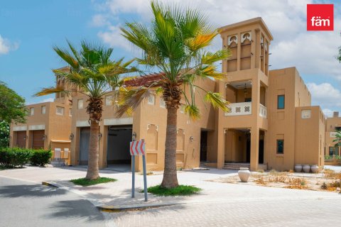 Villa de 5 dormitorios en Al Furjan, UAE No. 100807 1