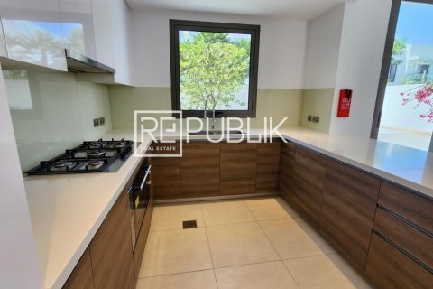 4 bedrooms Villa in ASPENS Yas Island, UAE No. 96725 12