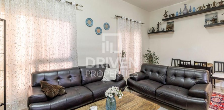 Apartment de 2 dormitorios en Dubai Land, UAE No. 84169