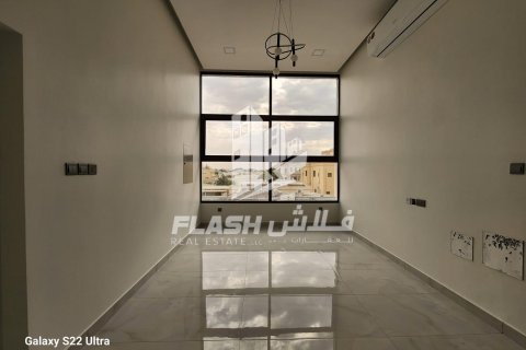 4 bedrooms Villa in Khuzam, UAE No. 88574 9