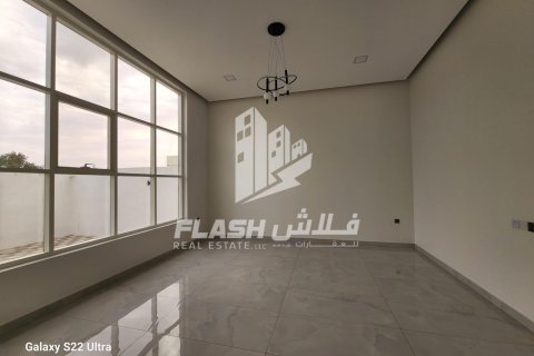 4 bedrooms Villa in Khuzam, UAE No. 88574 5