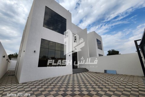 4 bedrooms Villa in Khuzam, UAE No. 88574 2