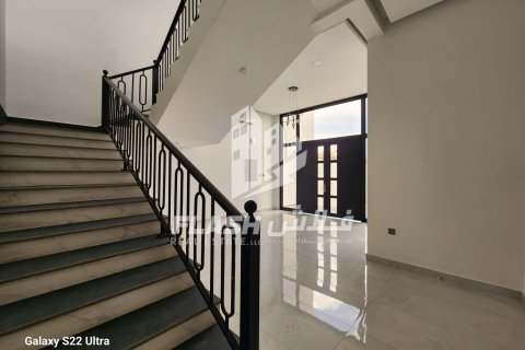 4 bedrooms Villa in Khuzam, UAE No. 88574 6