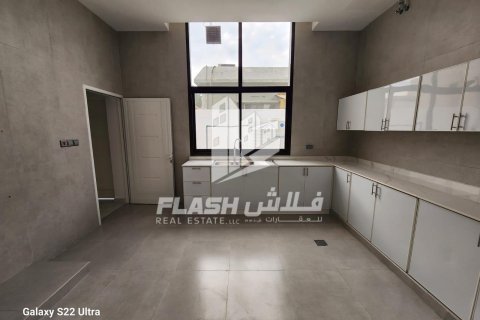 4 bedrooms Villa in Khuzam, UAE No. 88574 16