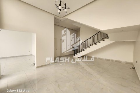 4 bedrooms Villa in Khuzam, UAE No. 88574 3
