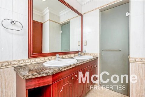 Apartment de 2 dormitorios en The Crescent, UAE No. 74291 16