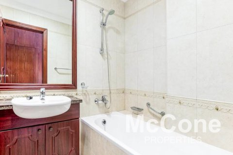 Apartment de 2 dormitorios en The Crescent, UAE No. 74291 17
