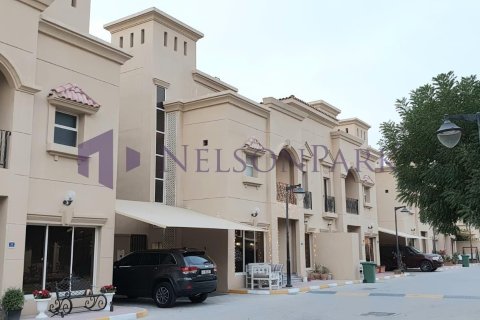 4 bedrooms Villa in Doha, Qatar No. 57949 12