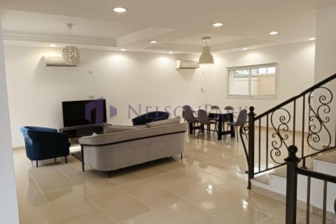 4 bedrooms Villa in Doha, Qatar No. 57949 7