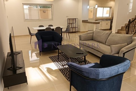 4 bedrooms Villa in Doha, Qatar No. 57949 2