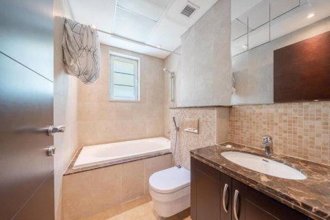 Villa de 3 dormitorios en Legacy, UAE No. 90667 3