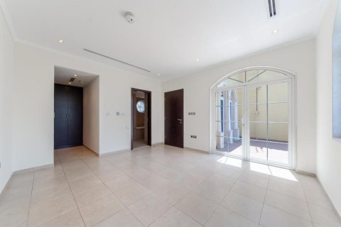 Villa de 3 dormitorios en Legacy, UAE No. 90667 8