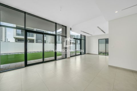Вилла с 4 спальнями в Murooj Al Furjan, ОАЭ №78523 6