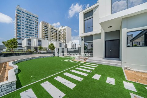 Вилла с 4 спальнями в Murooj Al Furjan, ОАЭ №78523 1