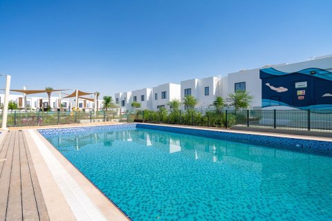 Townhouse de 2 dormitorios en Al Ghadeer 2, UAE No. 79425 3