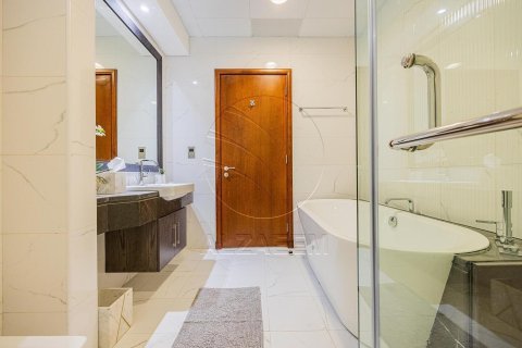 Villa de 6 dormitorios en The Marina, UAE No. 91589 4