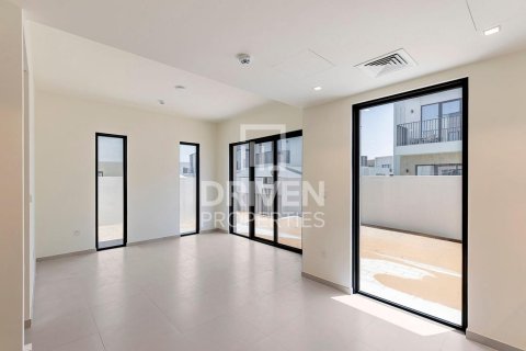 4 غرف نوم فيلا في EMAAR South, الإمارات العربية المتحدة رقم 85815 5