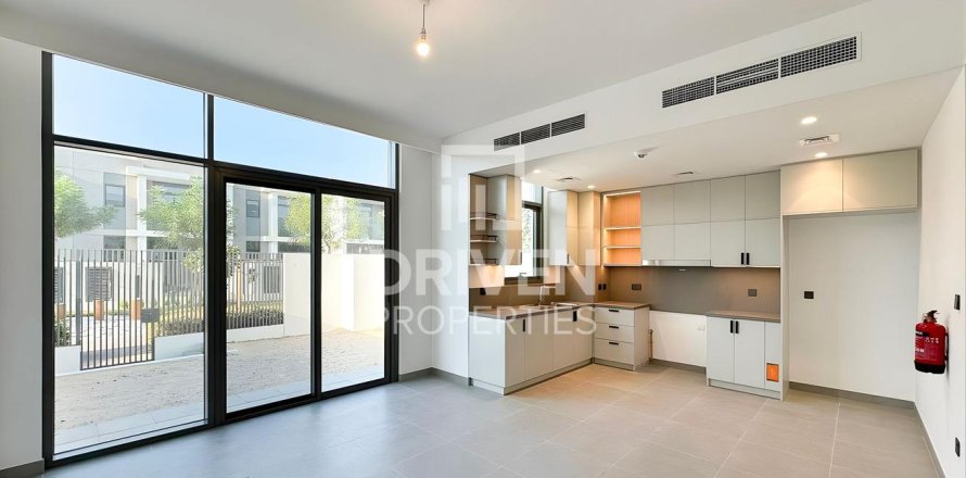 3 غرف نوم تاون هاوس في Ruba, الإمارات العربية المتحدة رقم 85773
