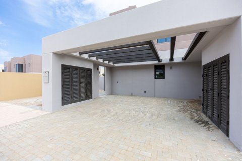 Commercial property de 2 dormitorios en Ghantoot, UAE No. 79996 11