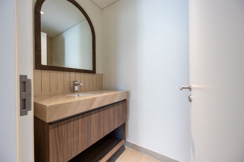 Commercial property de 2 dormitorios en Ghantoot, UAE No. 79996 15