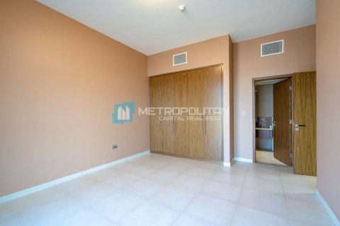 Commercial property de 5 dormitorios en  Yas Island, UAE No. 79995 29
