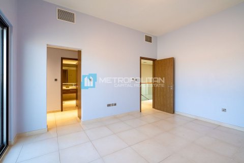 Commercial property de 5 dormitorios en  Yas Island, UAE No. 79995 16
