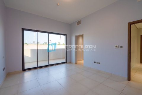 Commercial property de 5 dormitorios en  Yas Island, UAE No. 79995 9