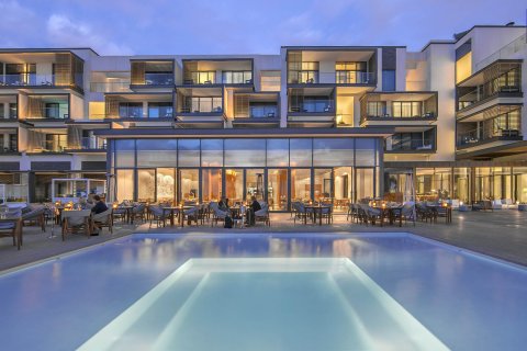 NIKKI BEACH RESIDENCES