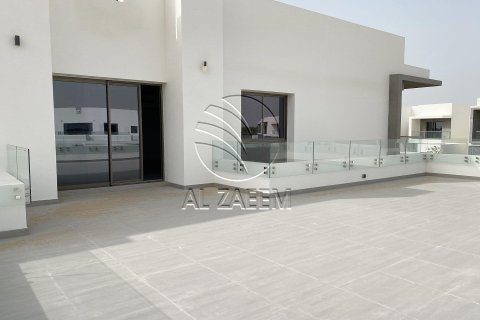 6 bedrooms Villa on the Yas Acres, UAE No. 89860 9
