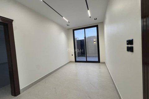 Villa de 4 chambres à Riyadh, Saudi Arabia No. 99467 7