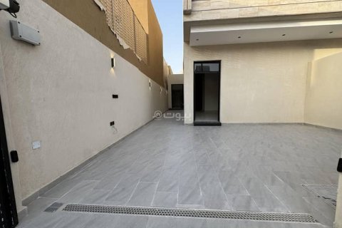 Квартира с 3 спальнями в Эр-Рияд, Саудовская Аравия №99466 3