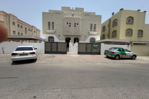 Villa de 5 dormitorios en Muscat, Oman No. 98879 1