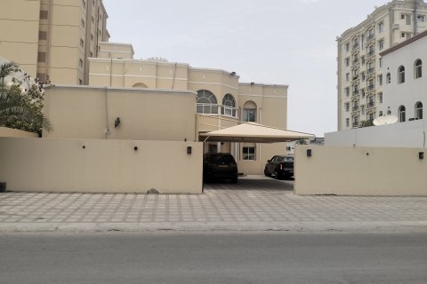 Villa de 7 dormitorios en Muscat, Oman No. 98883 2