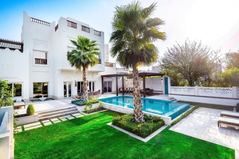Villa de 7 dormitorios en  Saadiyat Island, UAE No. 89995 2