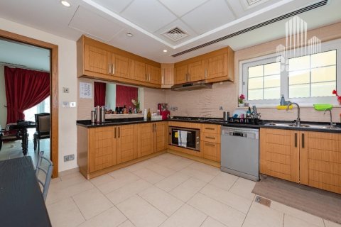 5 bedrooms Villa in Legacy, UAE No. 48032 9