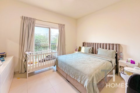 Townhouse de 2 dormitorios en Dubai, UAE No. 73945 4