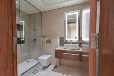 Commercial property de 5 dormitorios en  Yas Island, UAE No. 79888 17