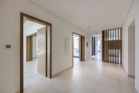 Commercial property de 5 dormitorios en  Yas Island, UAE No. 79888 6