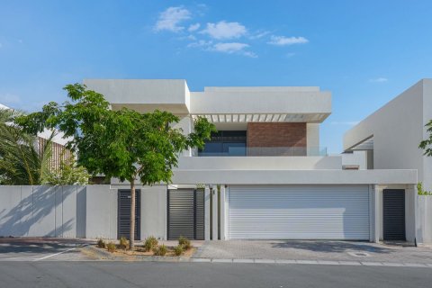 Commercial property de 5 dormitorios en  Yas Island, UAE No. 79888 2