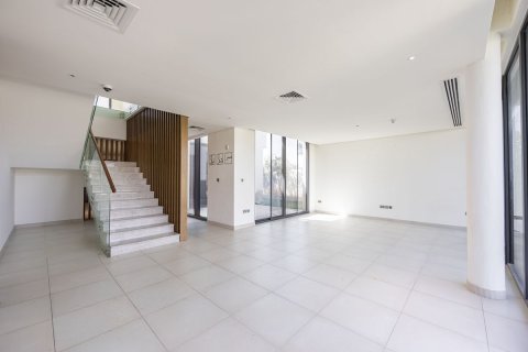 Commercial property de 5 dormitorios en  Yas Island, UAE No. 79888 5
