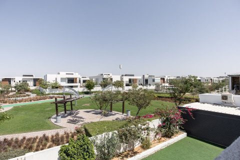 Commercial property de 5 dormitorios en  Yas Island, UAE No. 79888 21